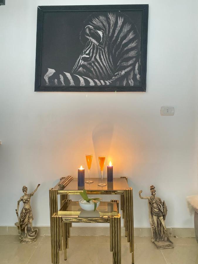 Apartment Pharaoh Jacuzzi Pyramids View