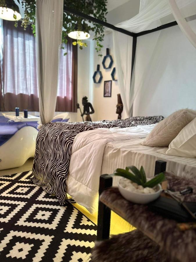 Pharaoh Jacuzzi Pyramids View Apartment Cairo