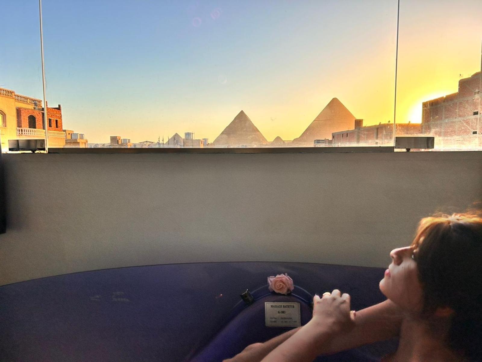 Pharaoh Jacuzzi Pyramids View * Cairo
